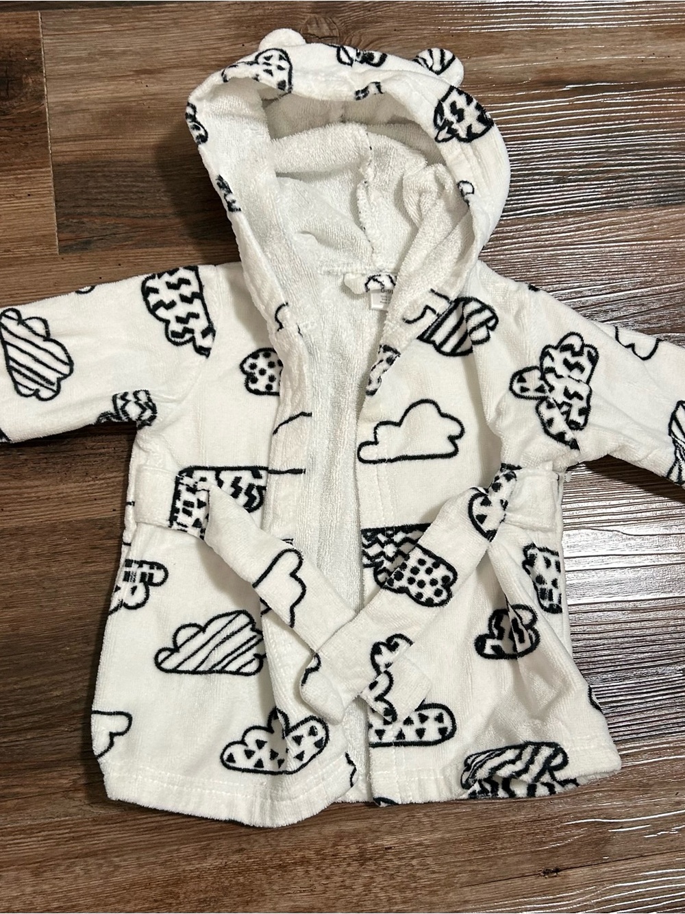 okie dokie White Hooded Baby/Toddler Robe with Black Cloud Print